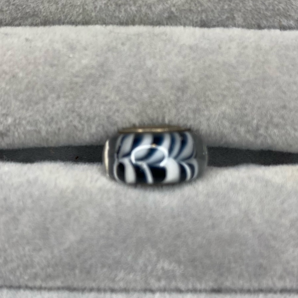 Chamilia Bead Black and White Swirl